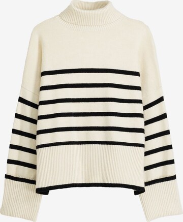 Bershka Sweater in Beige: front