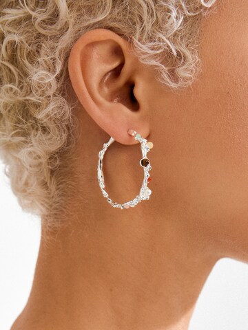 Cercei 'Iris' de la Pilgrim pe argintiu