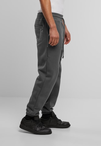 True Religion Zúžený Kalhoty – šedá