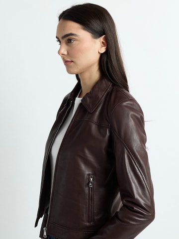 Veste mi-saison JCC en rouge