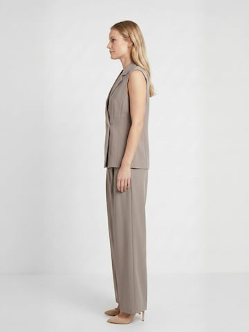 Opal Studio Vest ' Sassi ' in Braun