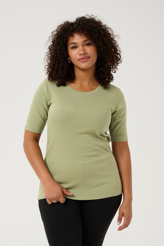 Maglietta 'Carina' di KAFFE CURVE in verde: frontale
