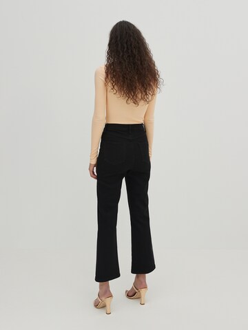 Flared Jeans 'Elaina' di EDITED in nero