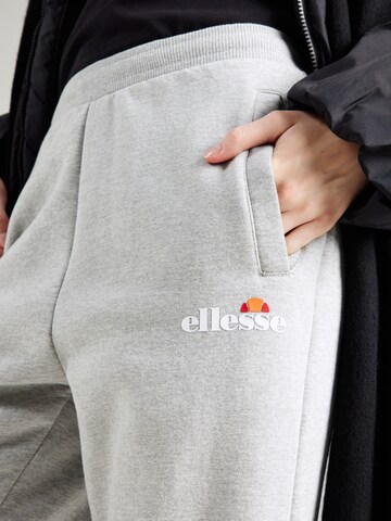 ELLESSE Дънки Tapered Leg Панталон 'Majana 2' в сиво