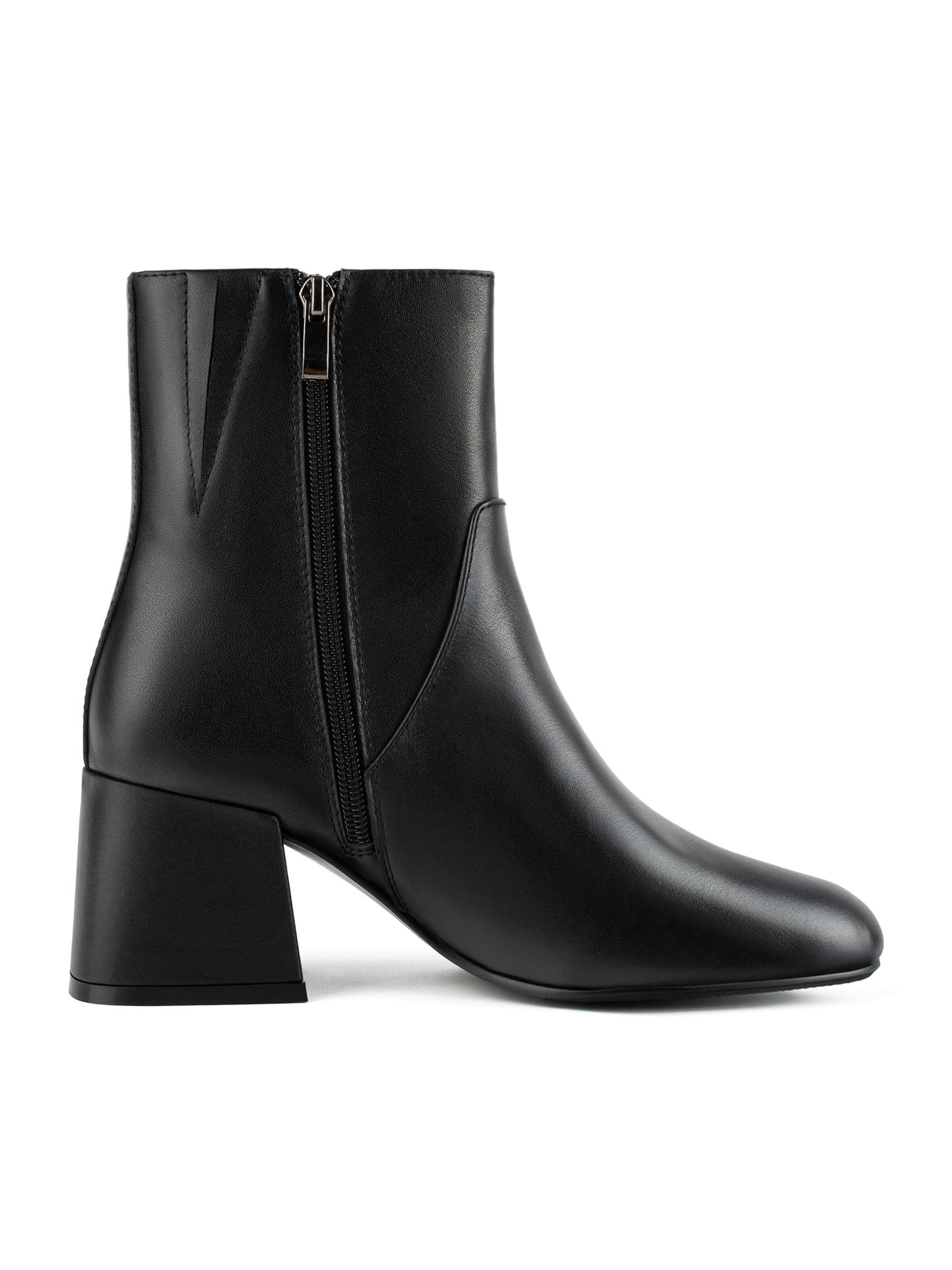 L37 HANDMADE SHOES Ankle boots 'FILL ME UP' in Black: front