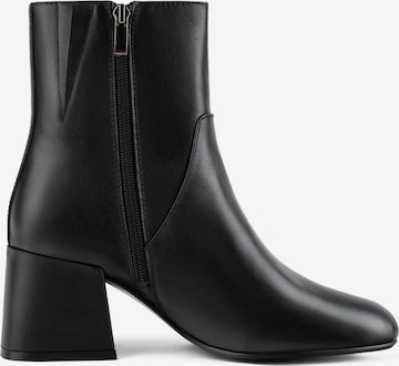L37 HANDMADE SHOESGležnjače 'FILL ME UP' - crna boja: prednji dio