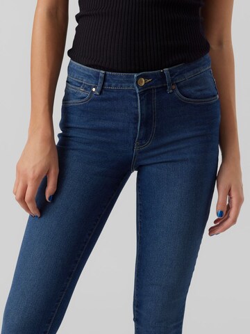 VERO MODA Skinny Jeansy 'June' w kolorze niebieski