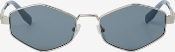 Karl Lagerfeld Aurinkolasit ' MONOGRAM LOGO ' värissä hopea: etupuoli