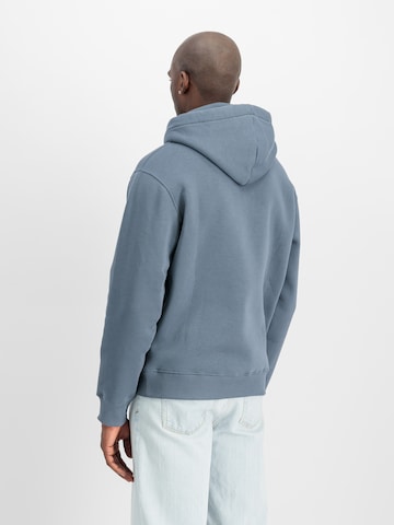 ALPHA INDUSTRIES Sweatshirt i blå