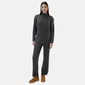 Pantalons de tailleur Elara en gris : devant