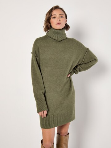 Apricot Jurk ' ' in Groen: voorkant