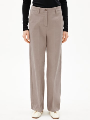 ruda ARMEDANGELS Plačios klešnės Kelnės su kantu 'LEANDRAA HANDAAS': priekis