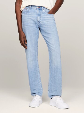 TOMMY HILFIGER Regular Jeans 'Mercer' in Blauw: voorkant