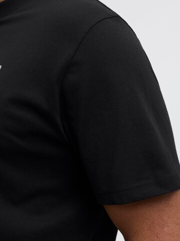 Jack & Jones Plus T-shirt 'JCOFUSION' i svart