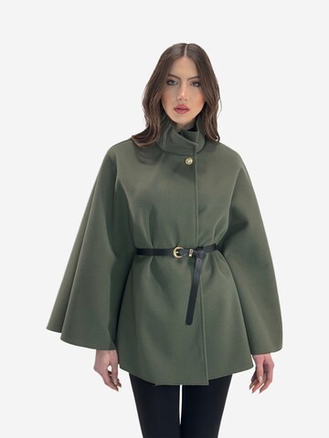 Elara Tussenmantel in Groen: voorkant
