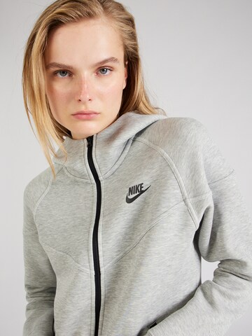 Nike Sportswear Преходно яке 'TECH FLEECE' в сиво