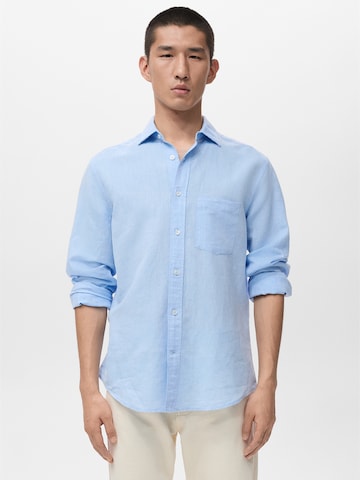 MANGO MAN Regular fit Button Up Shirt 'AVISPAF' in Blue: front