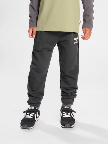 Hummel Regular Workout Pants in Grey: front