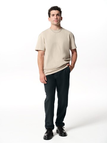 ABOUT YOU x Jaime Lorente Regular Pants 'Leandro' in Grey