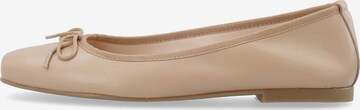 Bianco Ballet Flats in Beige: front