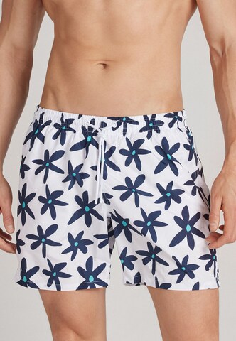 INTIMISSIMI Board Shorts in White: front