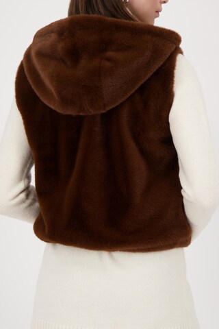 monari Vest in Brown