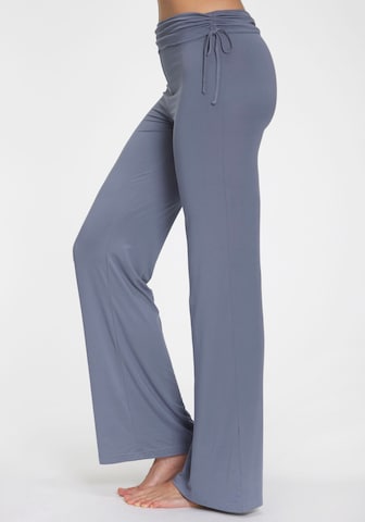 LASCANA Flared Hose in Blau