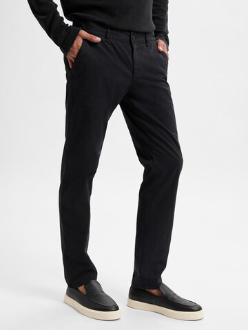 Alberto Regular Chino Pants ' Lou ' in Black: front