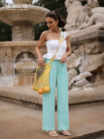 SASSYCLASSY Loose fit Trousers in Green