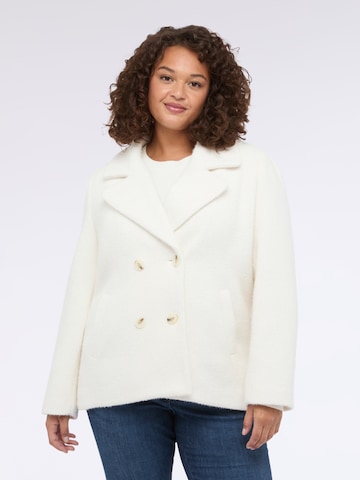 Cappotto invernale di Fiorella Rubino in bianco: frontale