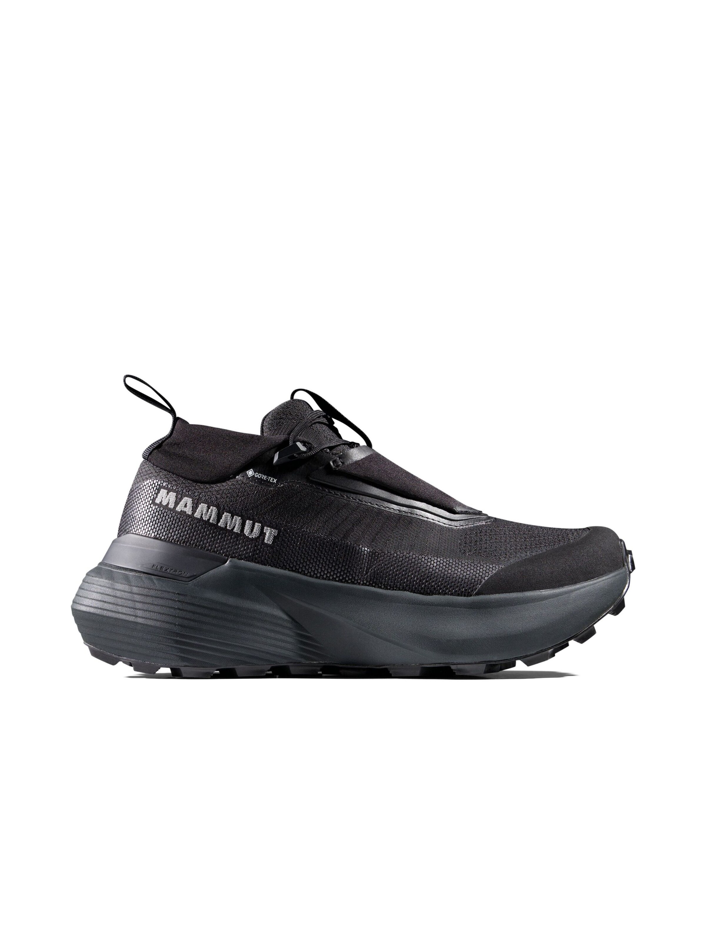 MAMMUT Flats in Black