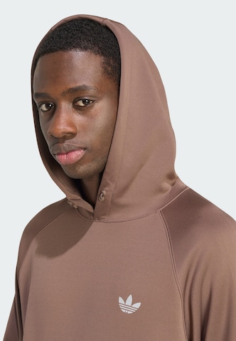 ADIDAS ORIGINALS - Sudadera 'Trefoil Essentials' en marrón