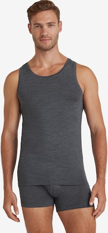 FALKE Undershirt in Grey: front
