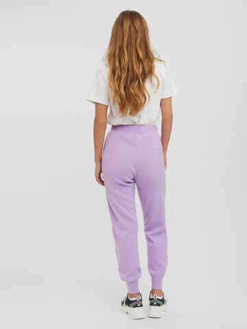 VERO MODA - Tapered Calças 'Nancy' em roxo