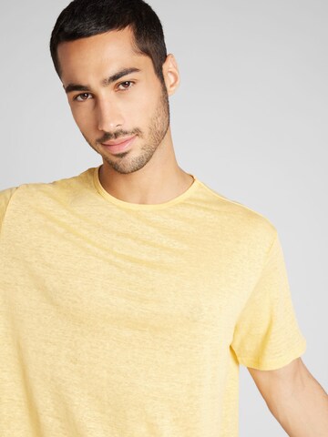 SELECTED HOMME - Camiseta 'Bet' en amarillo