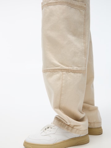 Pull&Bear Loosefit Cargobroek in Wit