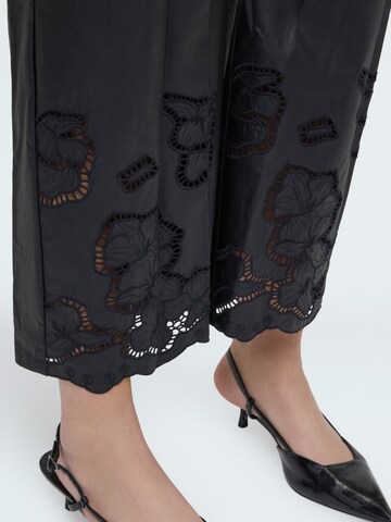Fiorella Rubino Tapered Broek in Zwart