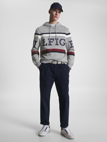 TOMMY HILFIGER Sweatshirt in Grau