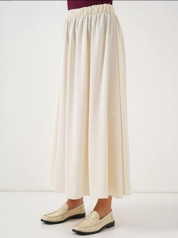 Bigdart Skirt in White