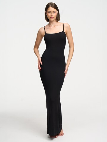 cfab (formerly creamy fabrics) Kleid 'Ribbed Cami Maxikleid'‌‌‌ in Schwarz