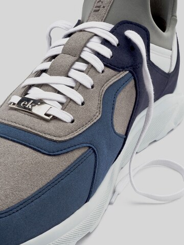 EKN Footwear Sneakers laag 'Larch' in Blauw