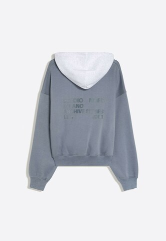 Bershka Sweatshirt in Blauw
