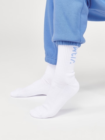 ABOUT YOU x VIAM Studio Socks 'Benefit' in White: front