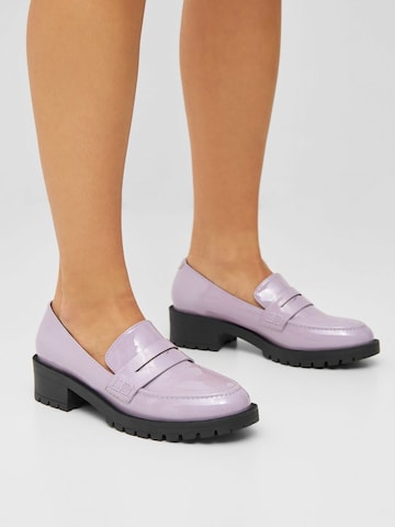 Chaussure basse 'PEARL' Bianco en violet : devant