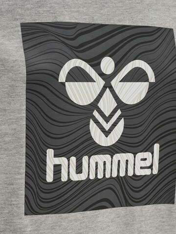 T-Shirt Hummel en gris