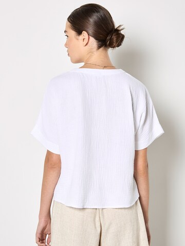Apricot Blouse in White