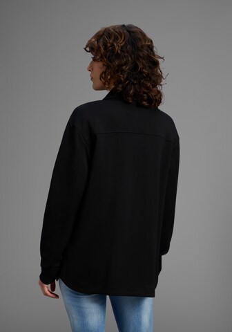 KangaROOS Between-Season Jacket in Black