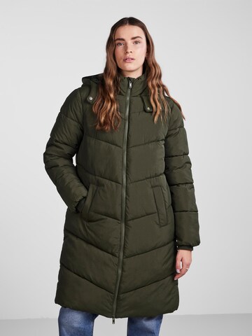 PIECES Χειμερινό παλτό 'Jamilla' σε πράσινο: μπροστά