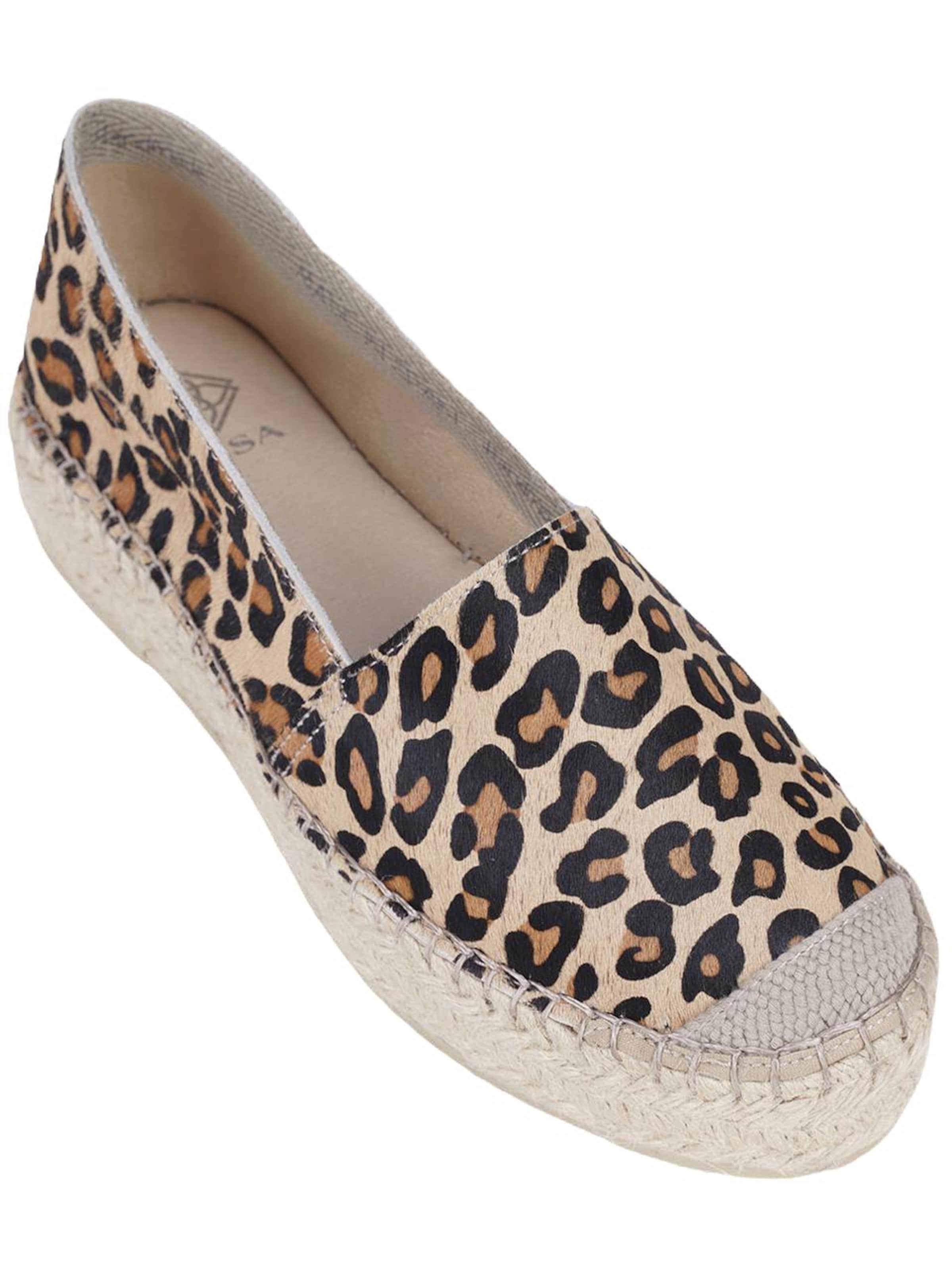 Desa Espadrilles in Brown: front