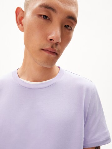 Coupe regular T-Shirt 'James' ARMEDANGELS en violet